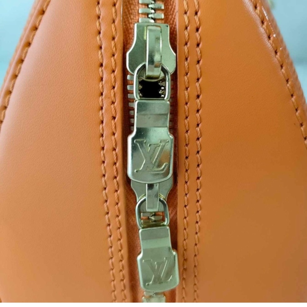 Louis Vuitton Epi Jasmine handbag - Picture 6 of 11